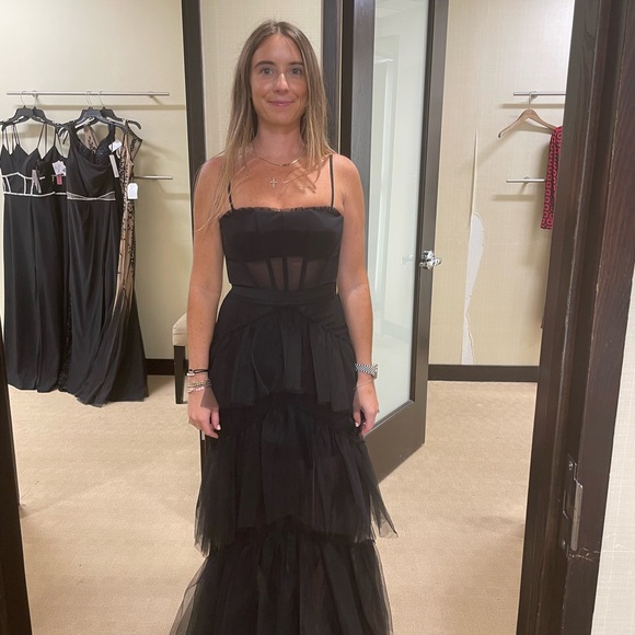 BCBG TULLE DRESS - Picture 3 of 3